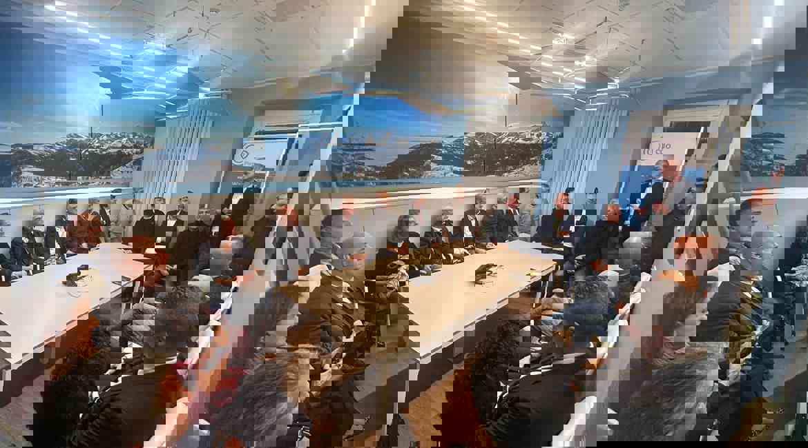 D81b096e 3D30 4A9f Ad88 36C4bc32ae24
