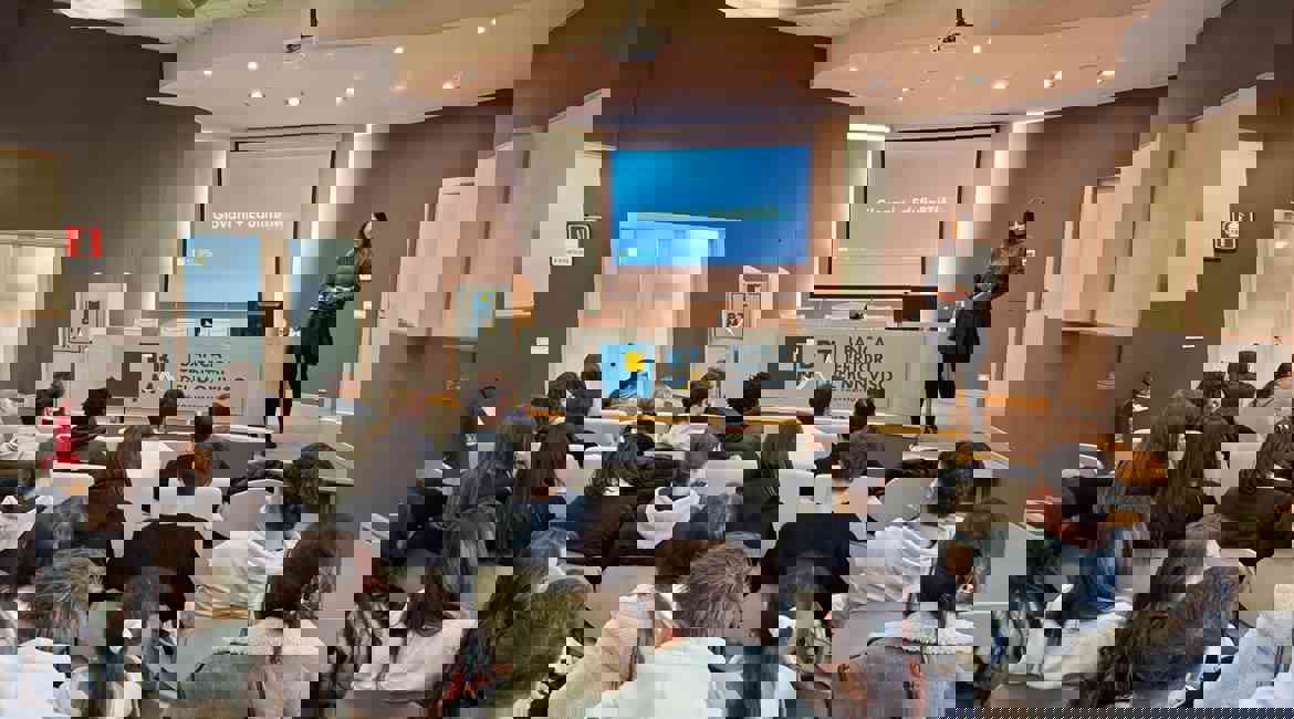 315085D3 8C95 4Bdc 894E 9322Ba4d5630